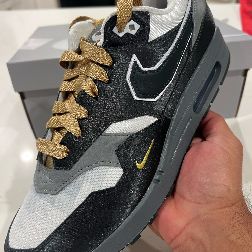 Nike Air Max 1 SWOOSH Low Poly Big Head Mode